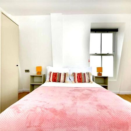 Lovely 2 Bedroom Serviced Penthouse Battersea Park Road 런던 외부 사진