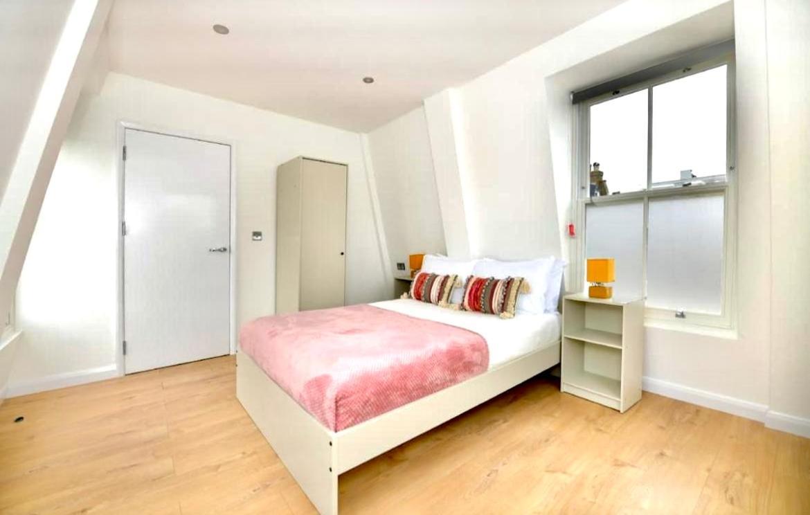 Lovely 2 Bedroom Serviced Penthouse Battersea Park Road 런던 외부 사진